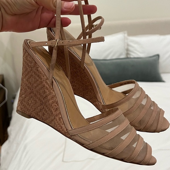 Chic Nude Wedge Sandals - Picture 7 of 7